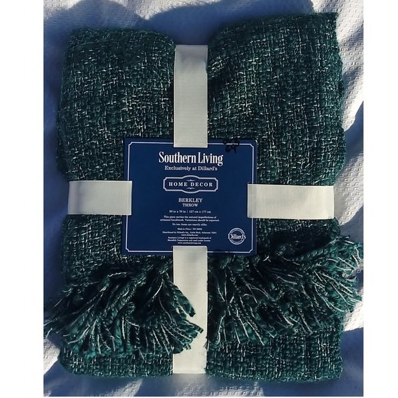 Southern Living Berkley Throw - Green - Picture 2 of 3